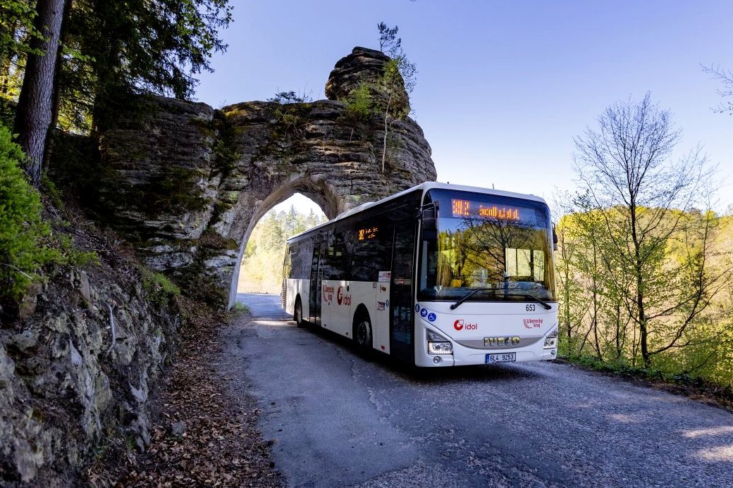 Turistický autobus 