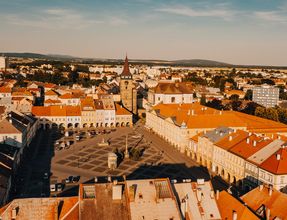 Rynek - Valdštejnovo náměstí Jiczin